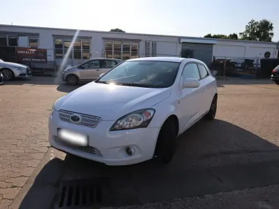 Gebraucht Kia ProCeed 109 PS (80 kW) 2009 Weiß Kleinwagen