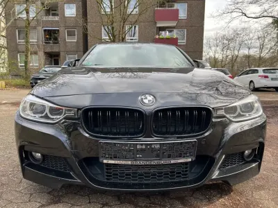 Gebraucht BMW 330 Sport Line 258 PS (189 kW) 2014 Schwarz Limousine