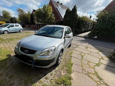 Second-hand Kia Rio EX 97 CP (71 kW) 2008 Argintiu Hatchback