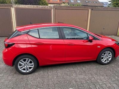 Usata Opel Astra 105 CV (77 kW) 2015 Rosso Utilitaria