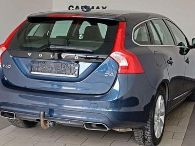 Gebraucht Volvo V60 Momentum 181 PS (133 kW) 2015 Blau Kombi