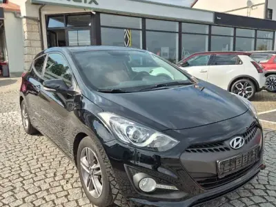 Gebraucht Hyundai i30 99 PS (72 kW) 2014 Phantom black / mic Coupé