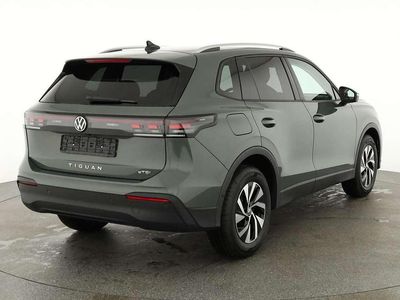 Neu VW Tiguan Life 150 PS (110 kW) 2026 Cipressinogrün metallic SUV