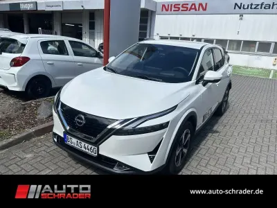 Gebraucht Nissan Qashqai N-Connecta 158 PS (116 kW) 2023 Weiß SUV