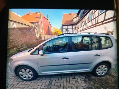 Gebraucht VW Touran 105 PS (77 kW) 2013 Silber Van / Kleinbus