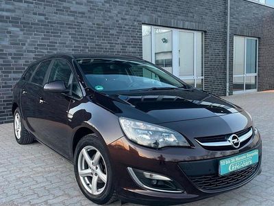 Gebraucht Opel Astra 140 PS (102 kW) 2013 Braun Kombi