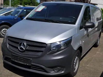 Gebraucht Mercedes Vito 114 PS (83 kW) 2018 Brillantsilber metallic Van