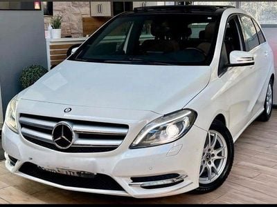 Gebraucht Mercedes B200 156 PS (114 kW) 2014 Weiß Van / Kleinbus