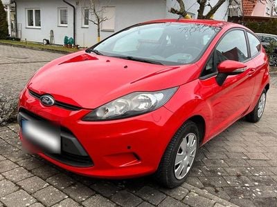 Gebraucht Ford Fiesta Trend 60 PS (44 kW) 2010 Rot Kleinwagen
