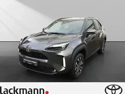 Neu Toyota Yaris Cross 130 PS (95 kW) 2026 Grau SUV