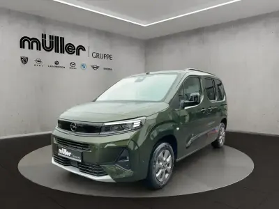 Nouă Opel Combo Life 131 CP (96 kW) 2026 Verde Monovolum