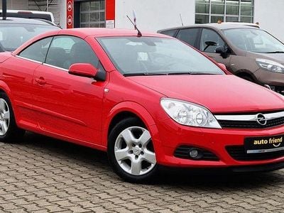 Gebraucht Opel Astra Cabriolet 140 PS (102 kW) 2009 Powerrot/red Cabrio