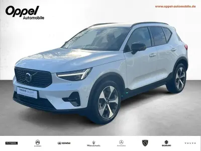 Gebraucht Volvo XC40 Plus 163 PS (119 kW) 2024 Crystal white / metallic SUV