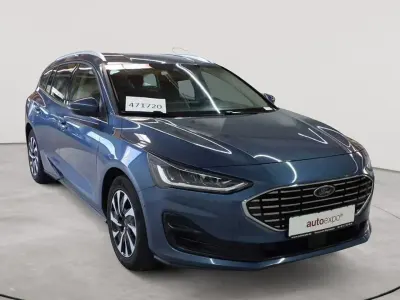 Gebraucht Ford Focus Titanium 120 PS (88 kW) 2023 Chrome blue metallic Kombi