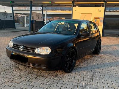 Gebraucht VW Golf IV 75 PS (55 kW) 2000 Schwarz Kleinwagen