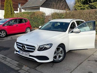 Gebraucht Mercedes E200 Avantgarde 150 PS (110 kW) 2017 Weiß Kombi
