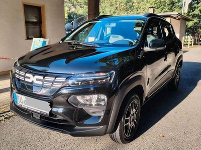 Schwarz Gebraucht 2022 Dacia Spring Essentiel Kleinwagen | 9.899 € (Fairer Preis)