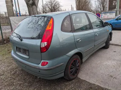 Gebraucht Nissan Almera Tino 114 PS (83 kW) 2002 Grün Van / Kleinbus