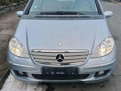 Gebraucht Mercedes 180 Avantgarde 109 PS (80 kW) 2008 Blau Limousine