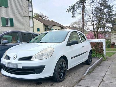 Second-hand Renault Clio II 2009 Alb Hatchback