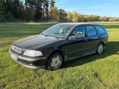 Usata Volvo V40 116 CV (85 kW) 1999 Nero Station wagon