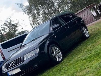 Schwarz Gebraucht 2004 Audi A4 Kombi | 1.900 € (Etwas zu teuer)