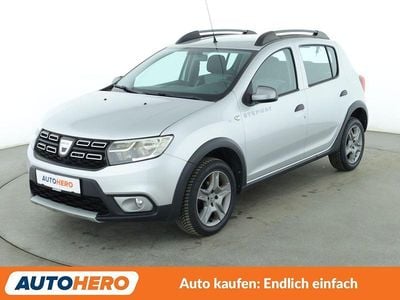 Grau Gebraucht 2017 Dacia Sandero Prestige Kleinwagen | 9.550 € (Fairer Preis)