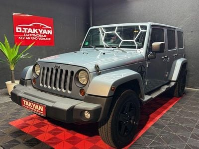 Second-hand Jeep Wrangler Unlimited Sahara 200 CP (147 kW) 2012 Albastru SUV