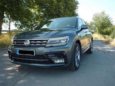 Grau Gebraucht 2017 VW Tiguan Highline SUV | 26.498 € (Etwas zu teuer)