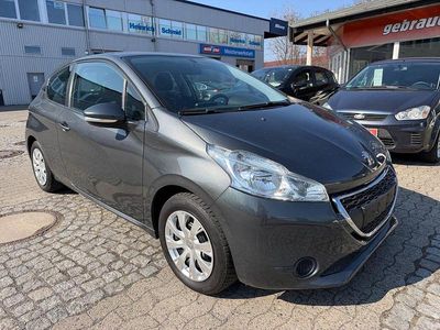 Gebraucht Peugeot 208 Active 82 PS (60 kW) 2015 Grau Kleinwagen