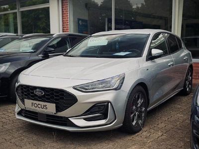 Silber Gebraucht 2024 Ford Focus ST-Line Limousine | 26.900 € (Fairer Preis)