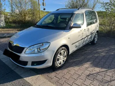 Second-hand Skoda Roomster Plus Edition 90 CP (66 kW) 2013 Argintiu Monovolum