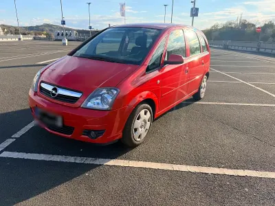 Begagnad Opel Meriva 120 HK (88 kW) 2008 Röd Minibuss