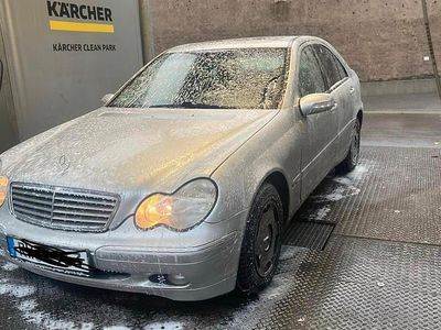 Gebraucht Mercedes C180 129 PS (94 kW) 2001 Silber Limousine