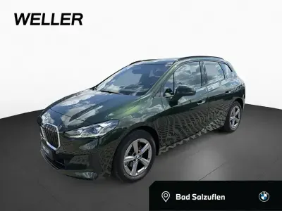 Gebraucht BMW 218 Active Tourer Sport Line 150 PS (110 kW) 2023 Sanremo green metallic (andere) Van / Kleinbus