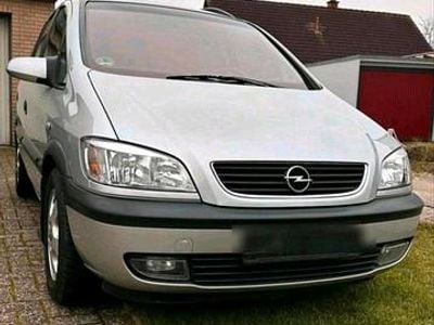 Gebraucht Opel Zafira 125 PS (91 kW) 1999 Silber Van / Kleinbus