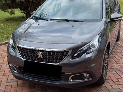 Grau Gebraucht 2019 Peugeot 2008 Active SUV | 9.600 € (Guter Preis)