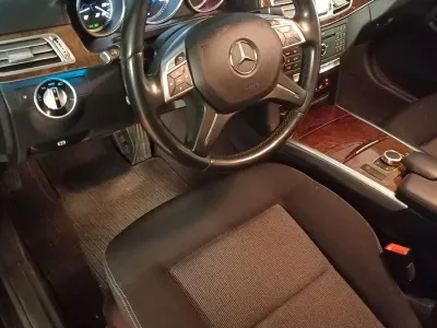Używany Mercedes E250 204 KM (150 kW) 2016 Czarny Kombi