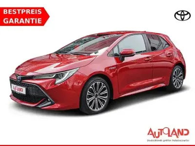 Używany Toyota Corolla Club 152 KM (111 kW) 2019 Czerwony Sedan/Limuzyna