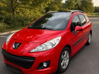 Gebraucht Peugeot 207 68 PS (50 kW) 2010 Rot Kombi