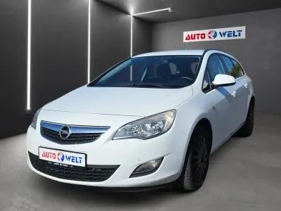 Usata Opel Astra 101 CV (74 kW) 2012 Bianco Station wagon