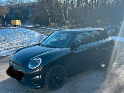 Gebraucht Mini Cooper SE 160 kW (218 PS) 2025 Schwarz Kleinwagen