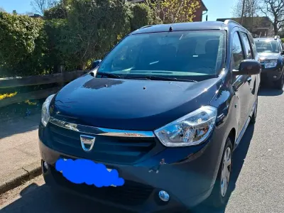 Gebraucht Dacia Lodgy 110 PS (80 kW) 2016 Blau Van / Kleinbus