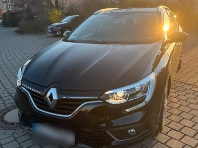 Używany Renault Mégane GrandTour 130 KM (95 kW) 2017 Czarny Kombi