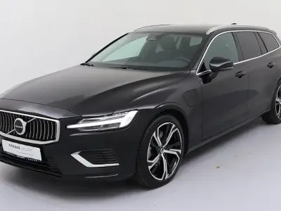 Second-hand Volvo V60 Plus 350 CP (257 kW) 2025 Negru Break