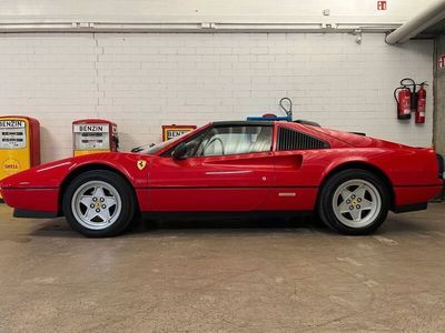 Rot Gebraucht 1986 Ferrari 328 Cabrio | 86.900 €