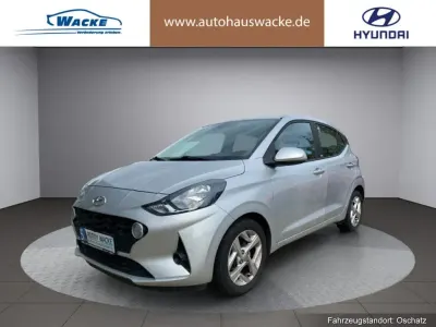 Gebraucht Hyundai i10 67 PS (49 kW) 2022 Silber Kleinwagen