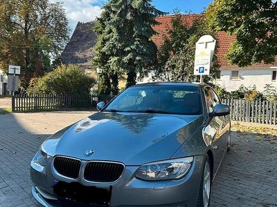 Gebraucht BMW 318 Cabriolet 143 PS (105 kW) 2010 Grau Cabrio