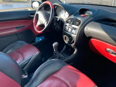 Gebraucht Peugeot 206 CC 109 PS (80 kW) 2002 Schwarz Cabrio