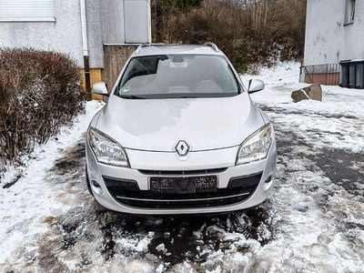 Grau Gebraucht 2009 Renault Mégane III Avantage Limousine | 2.200 € (Fairer Preis)